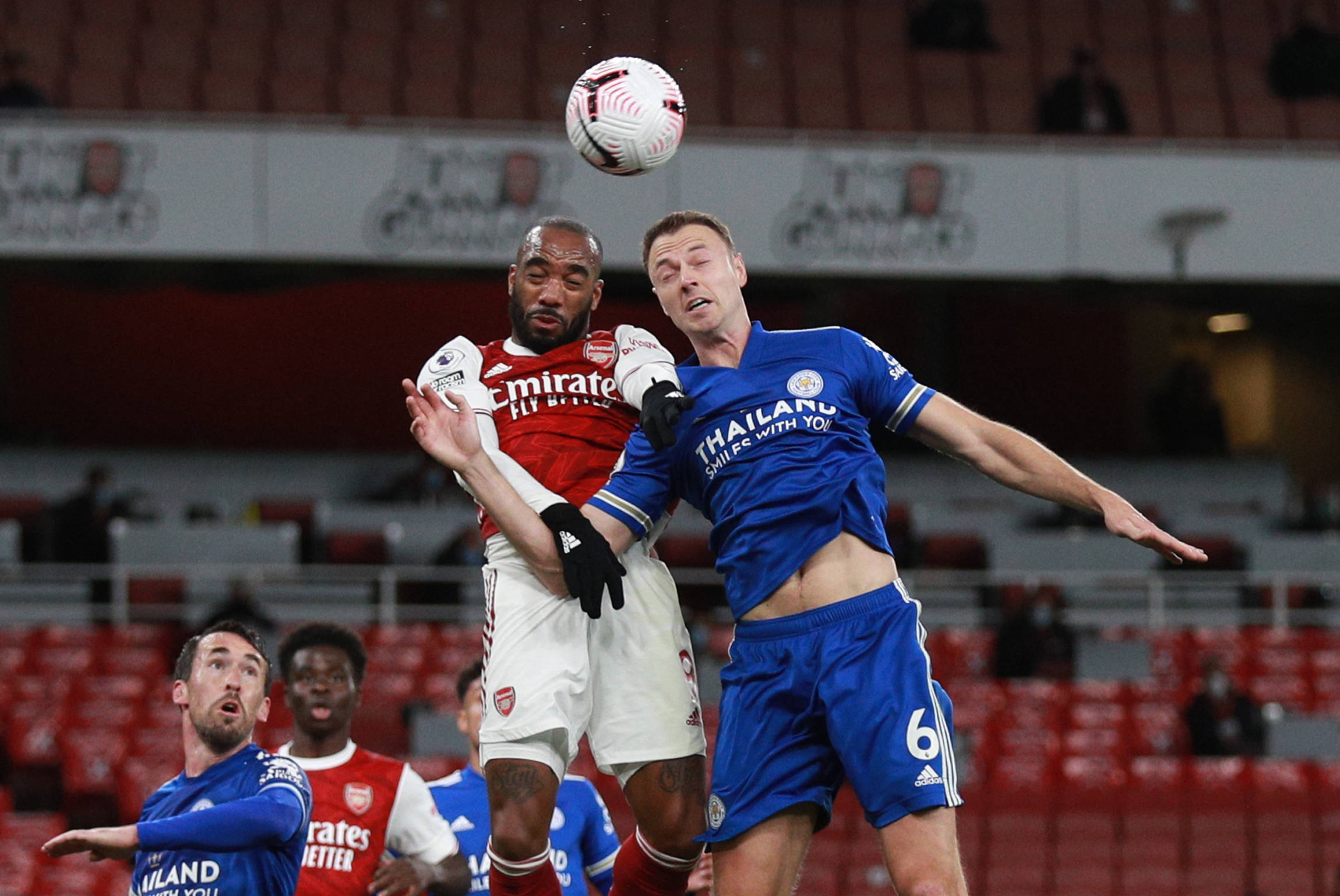 一同出现在 一同出现在